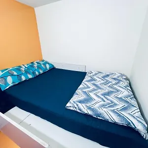 Moon Backpackers Burjman Exit 2, Family Partitions, Loft Partitions, Homestay